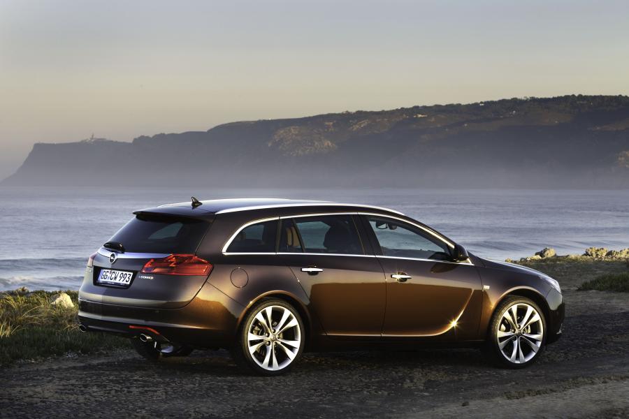  Opel Insignia Sports Tourer BiTurbo CDTI 2012 года  (фото 21 из 23)